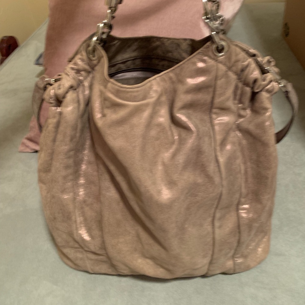 Michael Kors Erin Hobo - Picture 3 of 5